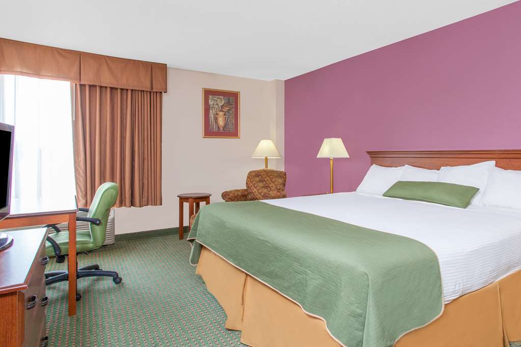 Days Inn & Suites By Wyndham Mt Pleasant Mount Pleasant Room photo